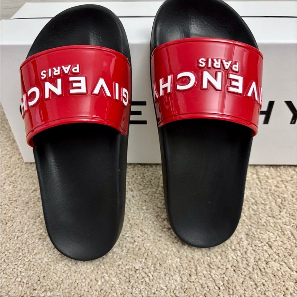 Givenchy red women’s glossy logo rubber pool slide sandals - Picture 7 of 15